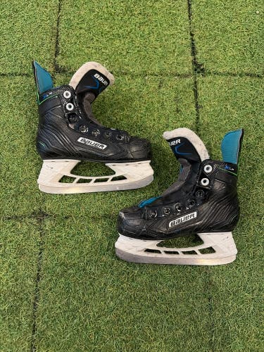 Youth Bauer XLP Hockey Skates Regular Width 12 (Used)