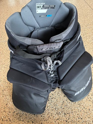 Intermediate Medium Bauer Elite Hockey Goalie Pants (Used)