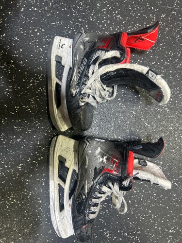 Bauer Vapor 5x Pro Hockey Skates Regular Width Size 1.5 (Used)