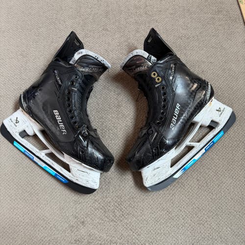 Black Bauer Supreme Mach Hockey Skates Pro Stock 10 (Used)