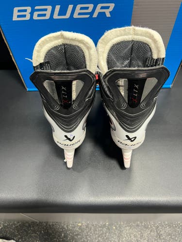 Bauer Vapor XLTX Hockey Skates Extra Wide Width 7 (Used)