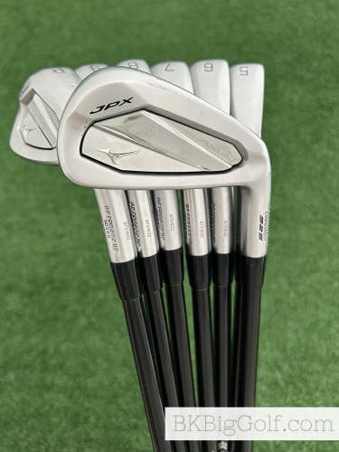 Mizuno JPX 925 Forged Iron Set 4-P / MMT 105 Stiff Graphite