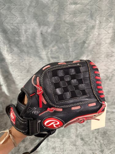 Black Rawlings Playmaker Series RH Pitcher's Baseball Glove 11" (Used)