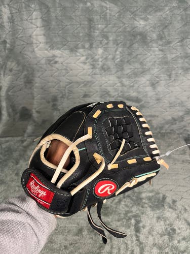 Black Rawlings Highlight RH Softball Glove 11.5" (Used)