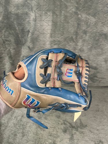 Blue Wilson A2000 RH Infield Baseball Glove 11.5" (Used)