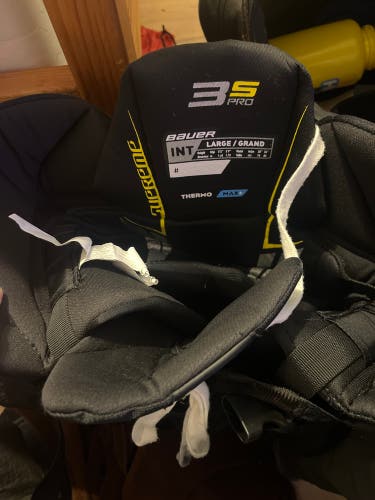 Intermediate Large Bauer Supreme 3S Hockey Pants (Used)
