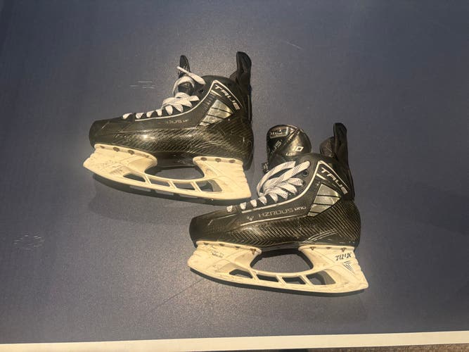 Black True HZRDUS Pro Hockey Skates Narrow Width Pro Stock 8 (Used)