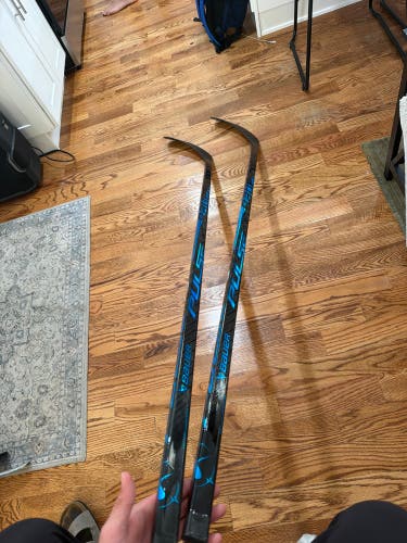 Intermediate Bauer Pulse Right Handed Hockey Stick P92 77 Flex (Used)