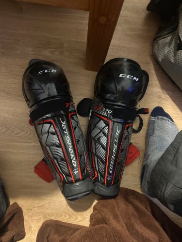 Junior CCM JetSpeed FT370 12" Shin Pads (Used)