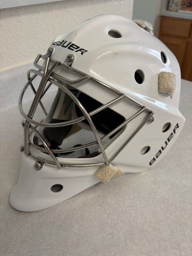 Senior Large Bauer 940 Goalie Mask (Used)