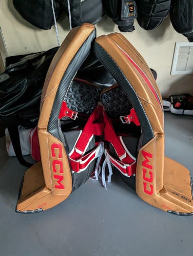 CCM  Axis XF Goalie Leg Pads