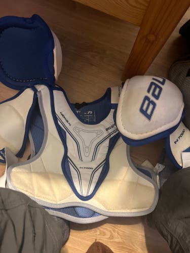 Bauer Nexus classic Shoulder Pads (Used), I think these are the regular nexus 7000