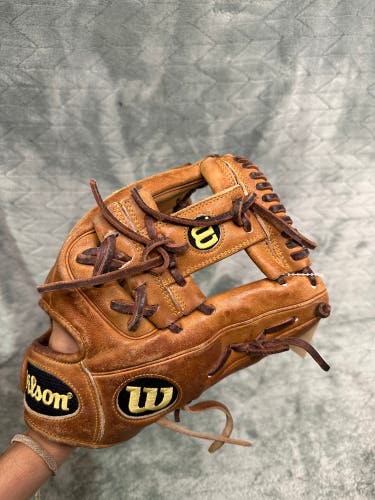 Brown Wilson A2000 RH Infield Baseball Glove 11.5" (Used)