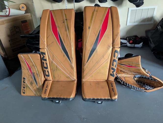 CCM  Axis XF Goalie Leg Pads