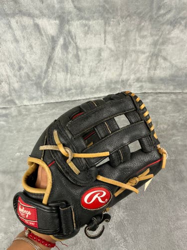 Black Rawlings Highlight Series RH Infield Baseball Glove 11.5" (Used)
