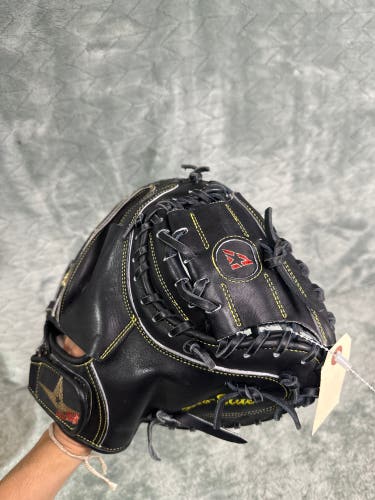 Adult All Star CM3000SBK RH Catcher's Glove 33.5" (Used)