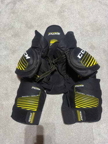 Large CCM Super Tacks Girdle (Used)