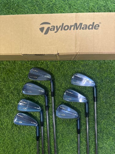 TaylorMade P·790 x Oracle Red Bull Racing