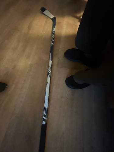 Junior True AX3 Left Hand Hockey Stick 30 Flex (Used) OBO