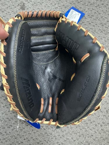 Mizuno RH Catcher's Glove 33" (New)