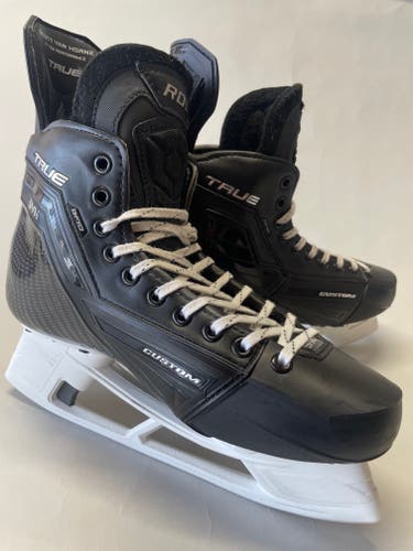 Black 2025 True Custom SVH Pro Skate Size 10 Regular Width 288mm NHL Prostock