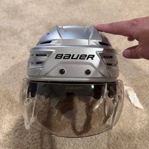New Bauer Reakt 150 Medium Silver Hockey Helmet with Visor