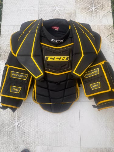 Large CCM Premier Goalie Chest Protector (Used)