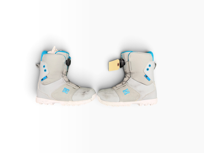 Used DC Shoes SCOUT BOA Boys Snowboard Boots Grey Youth 06.0 11835-S000212438
