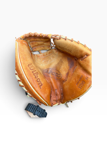Used Wilson A2000 1790 BB/SB Catchers RH Throw Brown And Black 34" 11835-S000212456