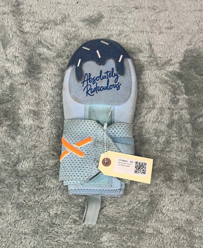Absolutely Ridiculous Sliding Mitt