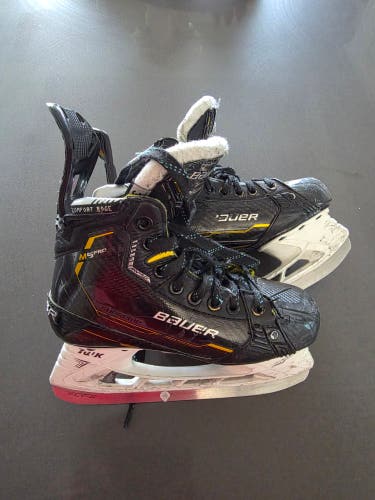 Bauer Supreme M5 Pro Hockey Skates Extra Wide Width Size 3 (Used)