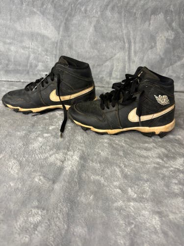 Black Kid's 5Y (Big Kids / Youth) Youth Nike Air Jordan High Top Footwear Molded Cleats (Used)