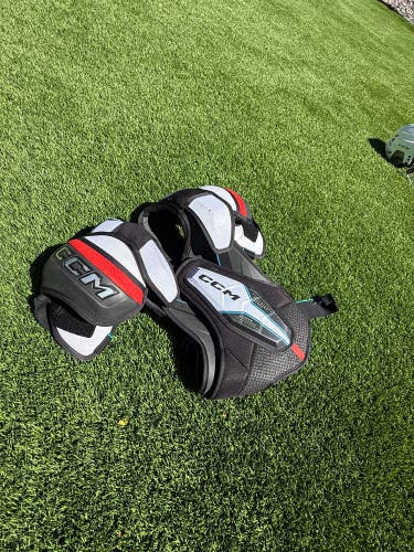 Men's Large Junior CCM JetSpeed FT6 Shoulder Pads (Used)