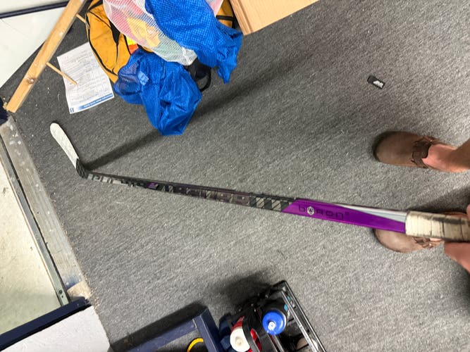 Unreleased Intermediate Bauer Pulse 2 Right Handed Hockey Stick P92 55 Flex (Used)
