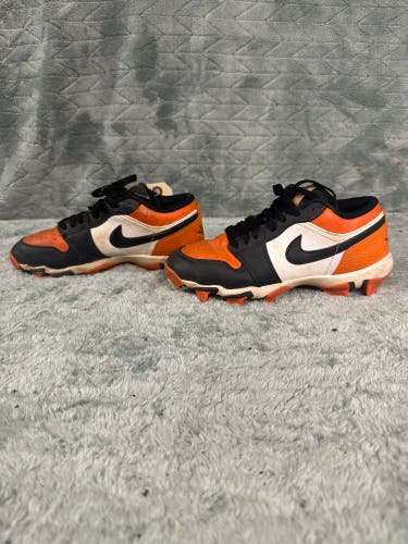 Orange Kid's 5.5Y (Big Kids / Youth) Youth Nike Air Jordan Low Top Footwear Molded Cleats (Used)