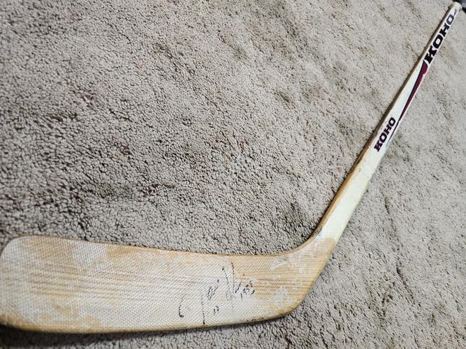JARI KURRI 97'98 Signed Colorado Avalanche Last Season NHL Game Used Stick w COA