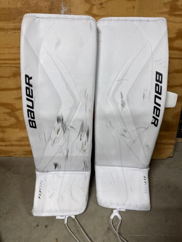 XL Bauer FlyLite Goalie Leg Pads (Used)