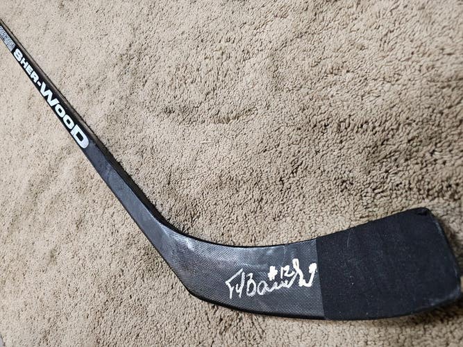 PETER BONDRA Early 2000's Signed Washington Capitals Game Used Hockey Stick