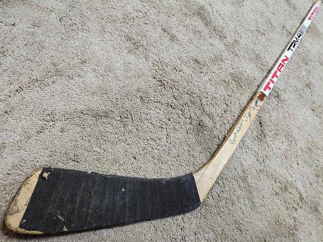 STEVE YZERMAN 83'84 Signed ROOKIE Detroit Red Wings NHL Game Used Hockey Stick