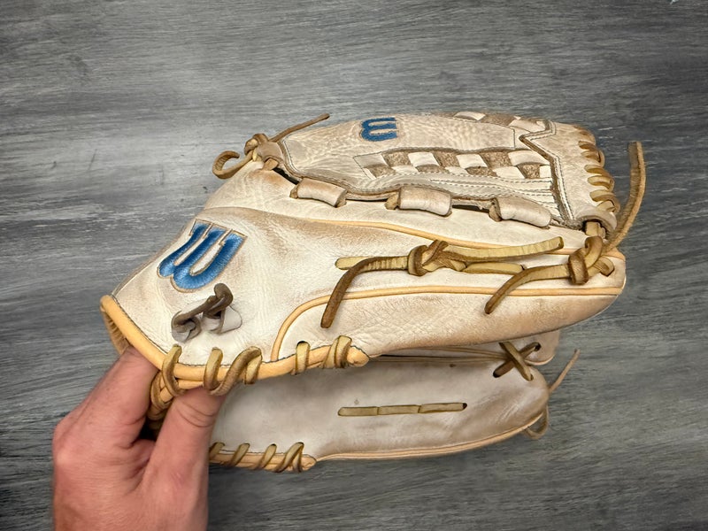 Wilson A1000 RH Softball Glove 12.5" (Used)