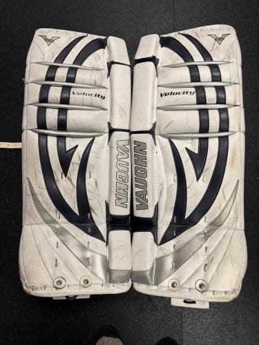 26" Vaughn Velocity V5 Goalie Leg Pads (Used)