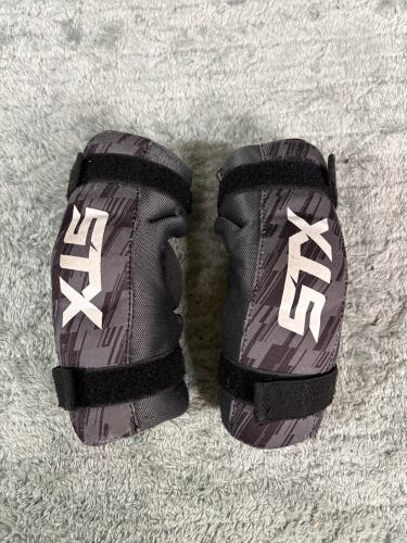 Medium Youth STX Arm Pads (Used)