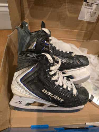 Bauer Vapor Flylite Hockey Skates Size 5 Fit 1 (Used)