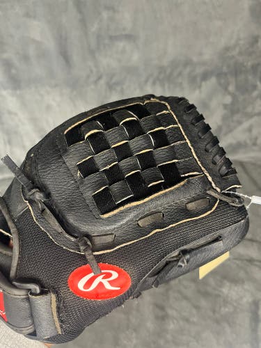 Black Rawlings Playmaker Series RH Pitcher's Baseball Glove 11" (Used)