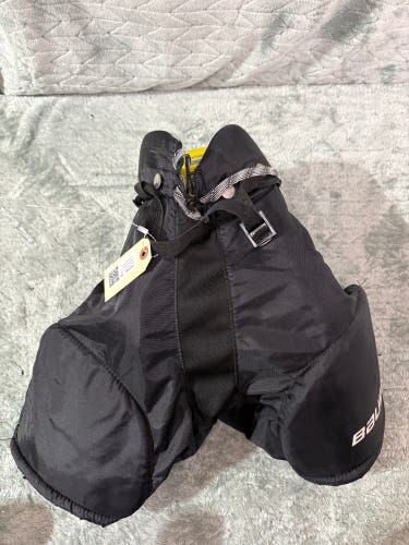 Black Youth Large Bauer Supreme S170 Hockey Pants (Used)