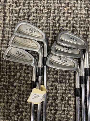Titleist DCI 990 Iron Set Right Handed (Used)