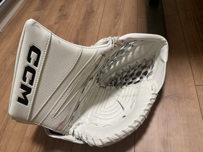 CCM Extreme Flex 7.9 Regular (Used)