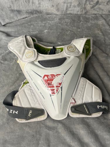 Medium Youth Maverik M5 Shoulder Pads (Used)