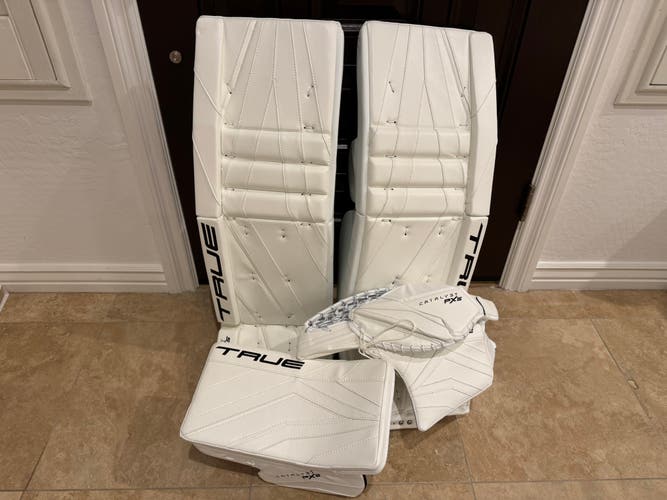 35" 2025 True Catalyst Px5 Regular Goalie Full Set (New)