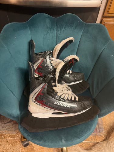 2025 Bauer Vapor Fly40 Hockey Skates Extra Wide Width 10.5 (Used)